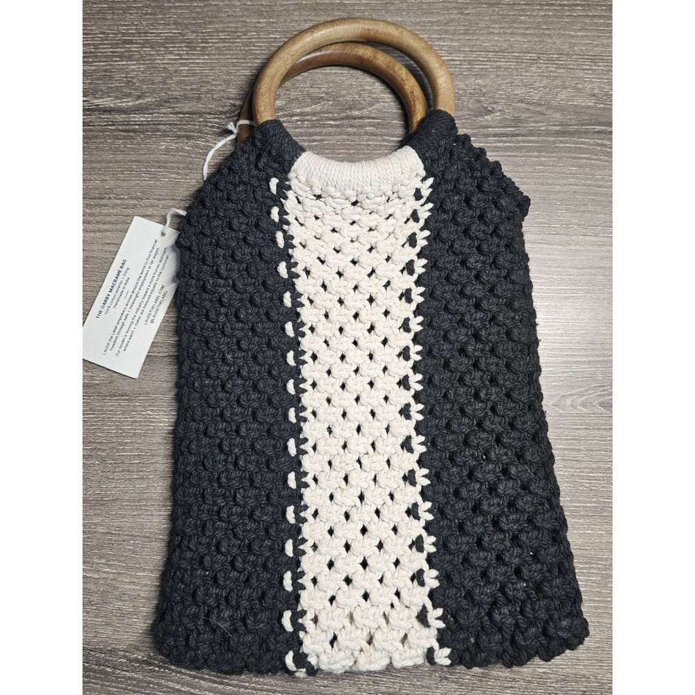 Boho NWT "Laude the Label" crocheted blk/white bag w/ wooden round handle - Picture 4 of 5